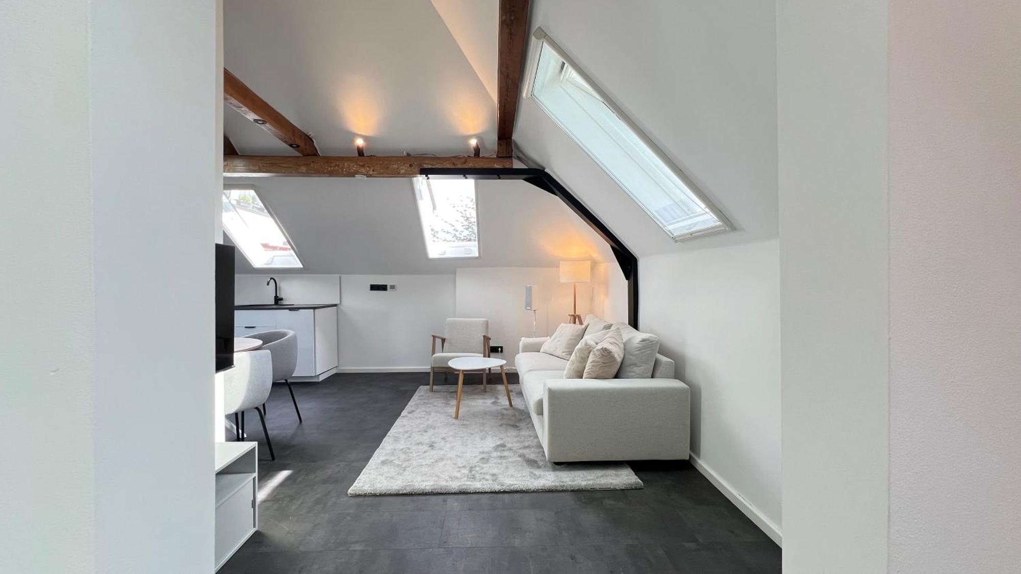 Ludwigshome - Zentrale Lage, Luxusbad, Workspace, Klima Ludwigsburg Luaran gambar