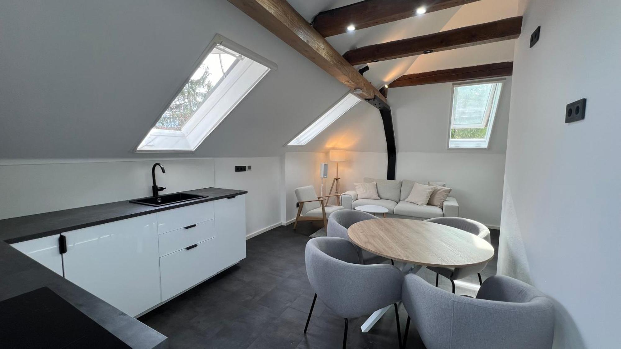 Ludwigshome - Zentrale Lage, Luxusbad, Workspace, Klima Ludwigsburg Luaran gambar