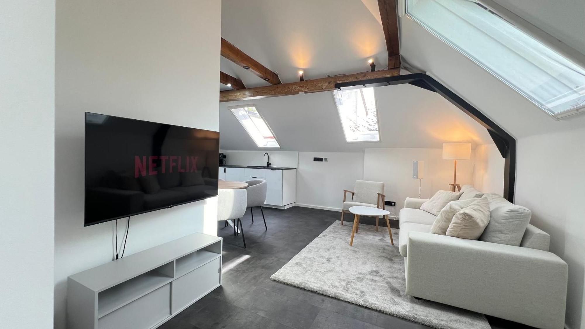 Ludwigshome - Zentrale Lage, Luxusbad, Workspace, Klima Ludwigsburg Luaran gambar