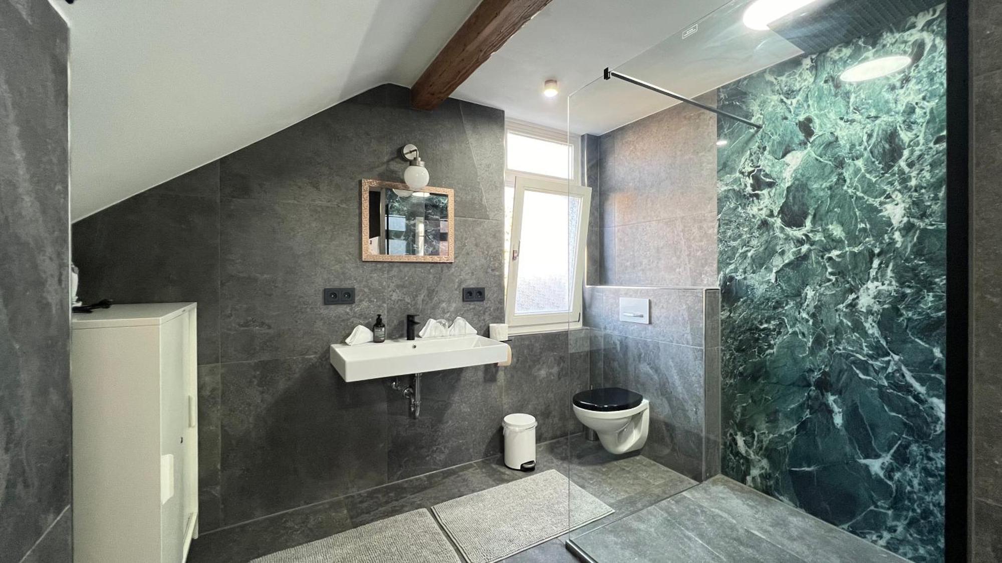 Ludwigshome - Zentrale Lage, Luxusbad, Workspace, Klima Ludwigsburg Luaran gambar